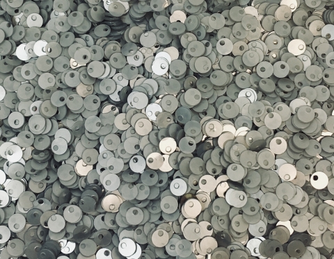 №4093 Паєтки зі зміщеною серединкою, Індія, Silver Grey, 4 мм